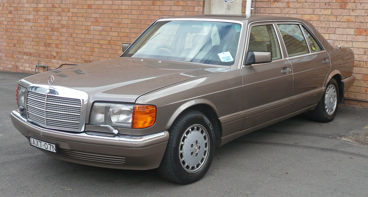 1280px-1987-1992_Mercedes-Benz_300_SEL_(W126)_sedan_02.jpg