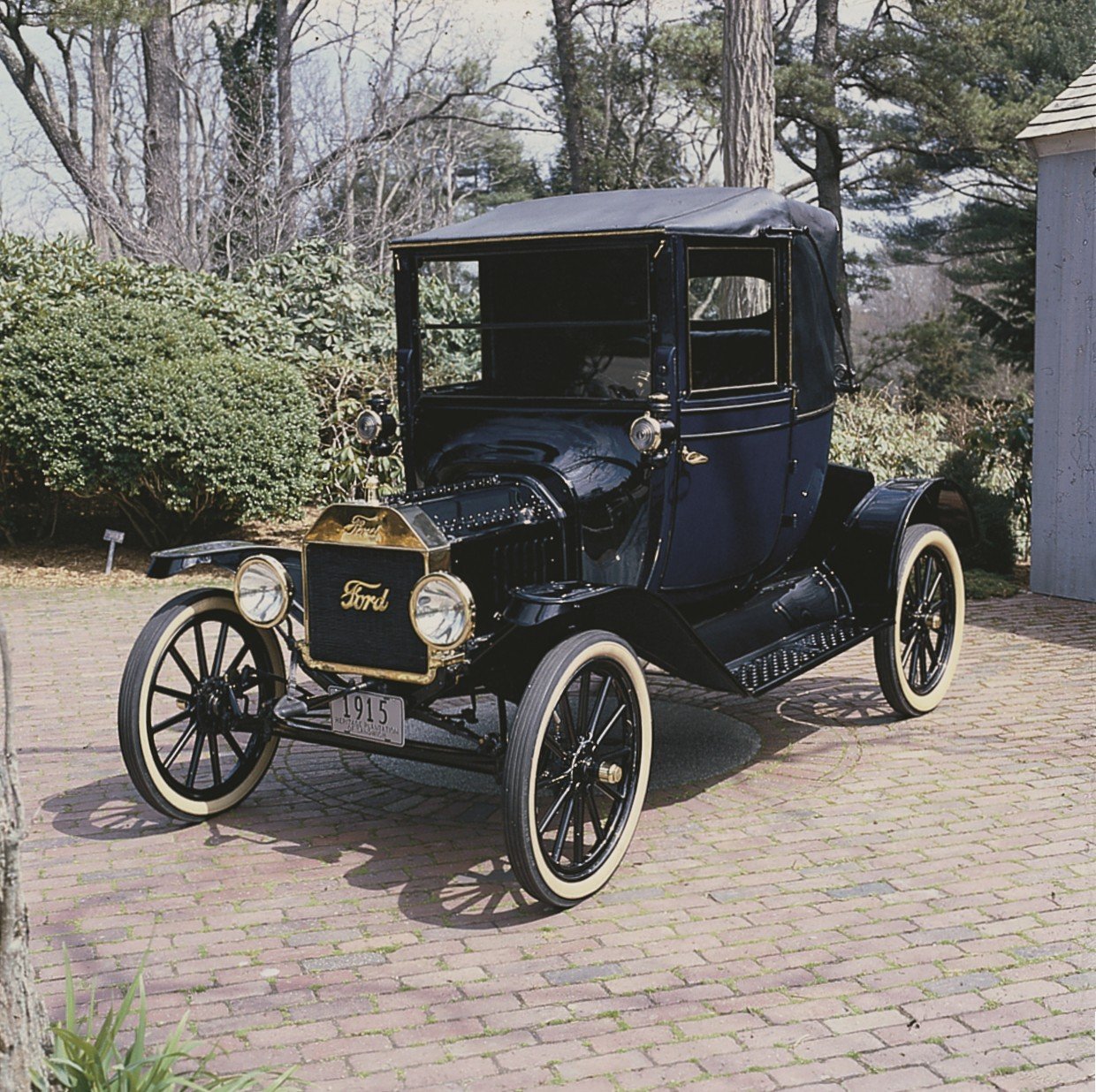 1915-Ford-Model-T-Couplet.jpg