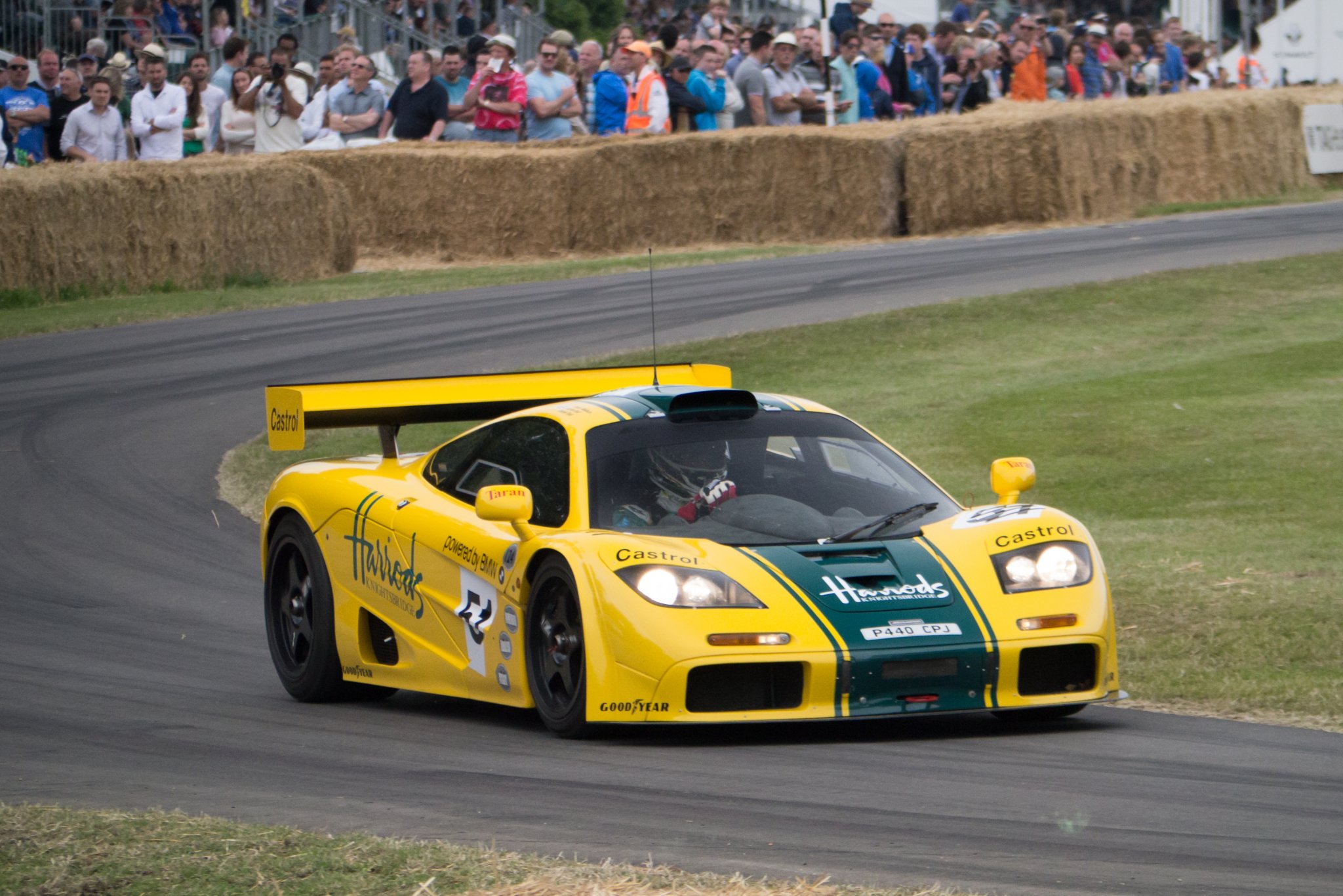 1995_McLaren_F1_GTR_(20195044452).jpg