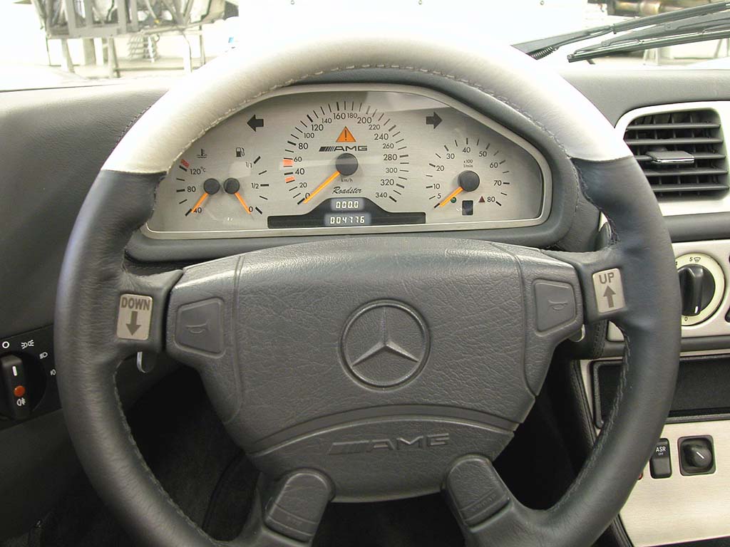 2002_MercedesBenz_CLKGTRRoadster12.jpg