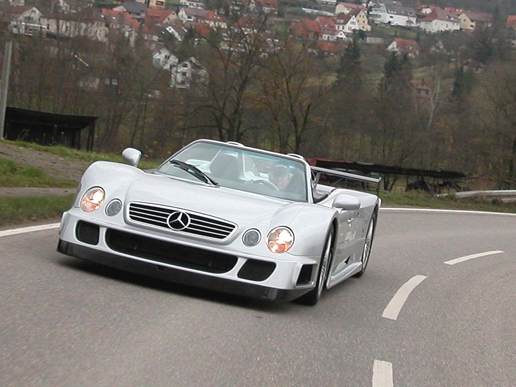 2002_MercedesBenz_CLKGTRRoadster15.jpg