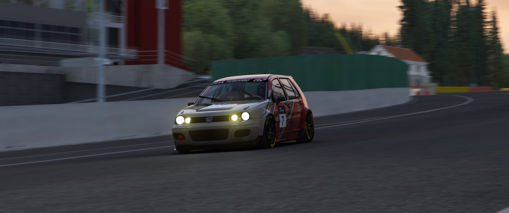 20240825-204243-spa-f302_vw_golf_rm.jpg