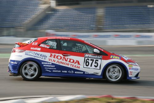 675VLN-HondaJunior-Team.jpg