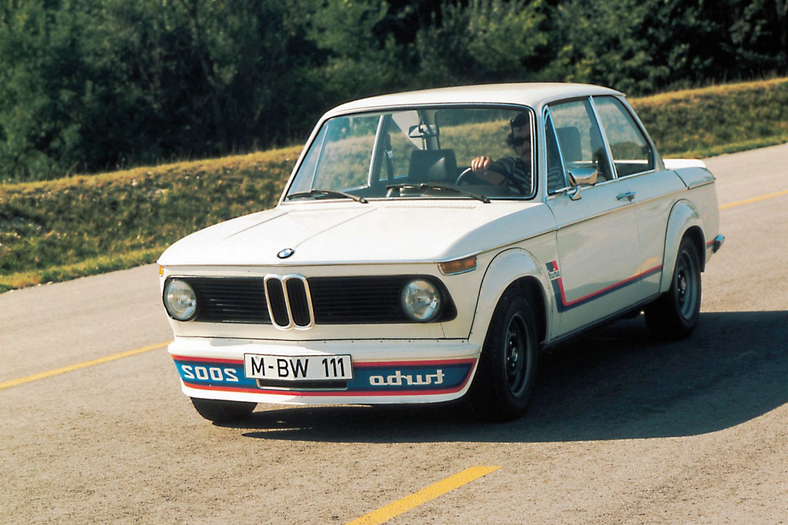 bmw-2002-turbo-1.jpg