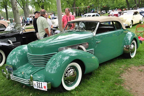 Gregory-Foulk-1937-Cord-812-Phaeton-_jpg.jpg