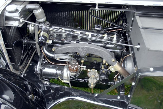 Jaguar_SS1coupe-1932-engine.png