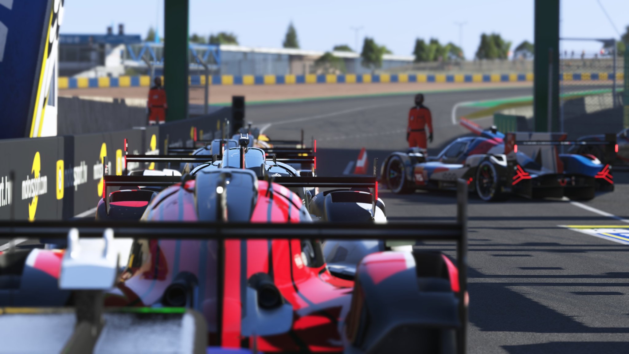 IA en el pitlane en Le Mans Ultimate.