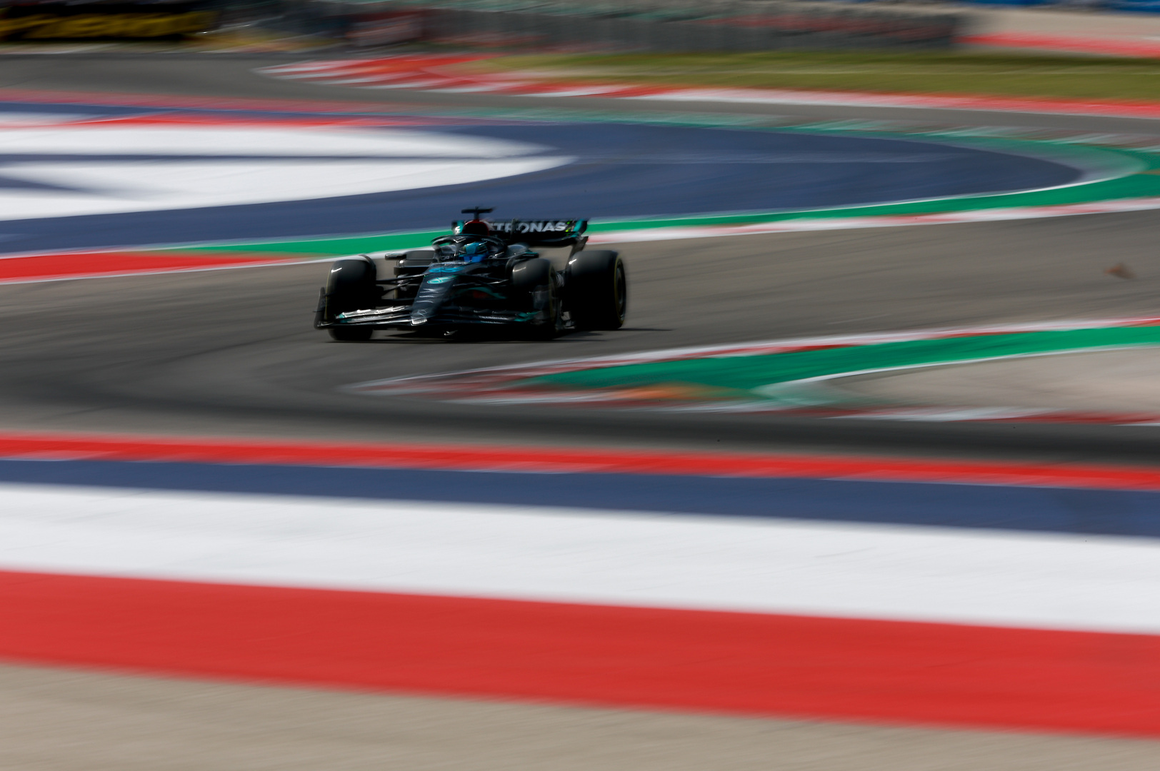 Mercedes F1 en COTA.jpg