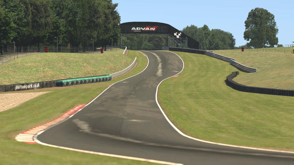 Carreras iRacing en Oulton Park.jpg