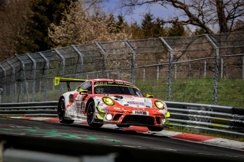 Porsche-911-GT3-R-Frikadelli-Racing-Team-31-Patrick-Pilet-F-Frederik-Makowiecki-F-Maxime-Mart...jpeg