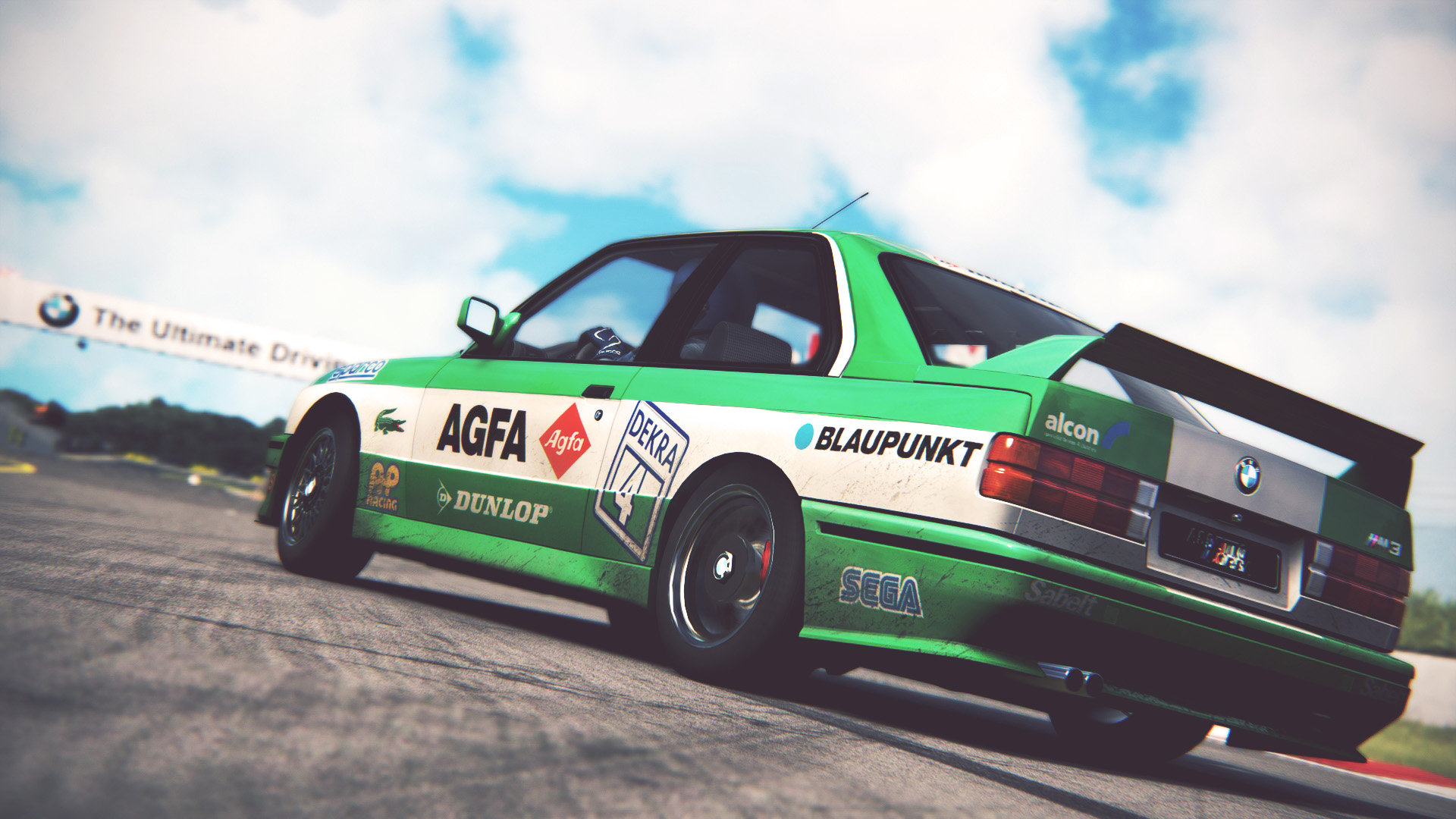 Screenshot_bmw_m3_e30_s1_doningtonpark2018_12-3-122-21-30-23.jpg