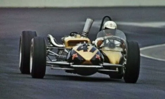 Smokey-Yunick-Capsule-car-on-track-front-view_jpg.png
