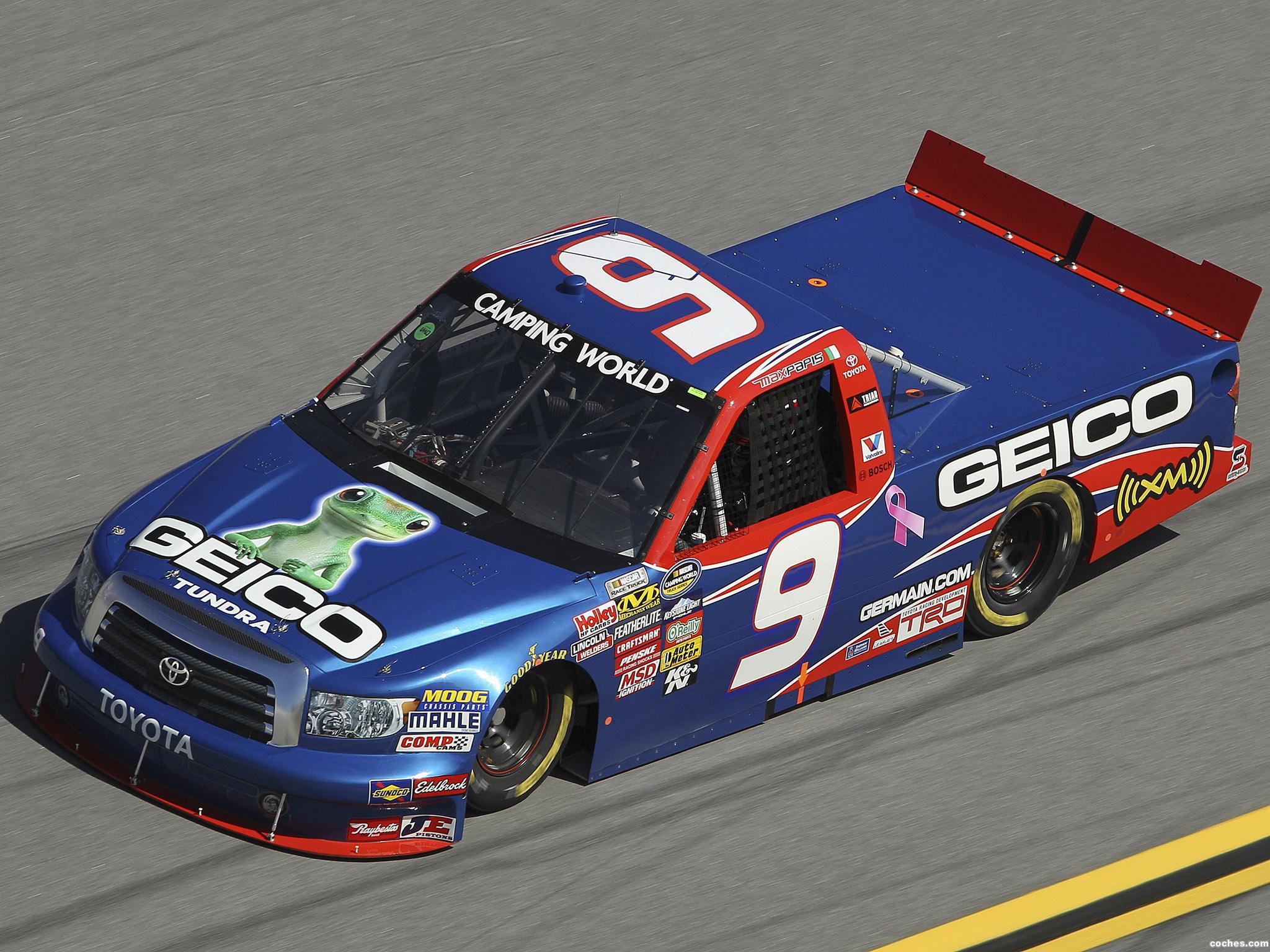 toyota_tundra-nascar-camping-world-series-truck-2009_r5.jpg