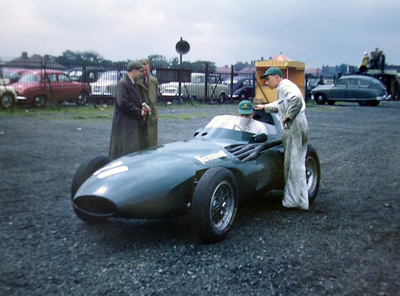 Vanwall VW5 - 1957.jpg