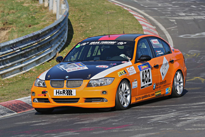 VLN-2014-482-BMW-325i-V4-Langstreckenmeisterschaft-Nuerburgring-fotoshowImage-3c16a974-769103.jpg