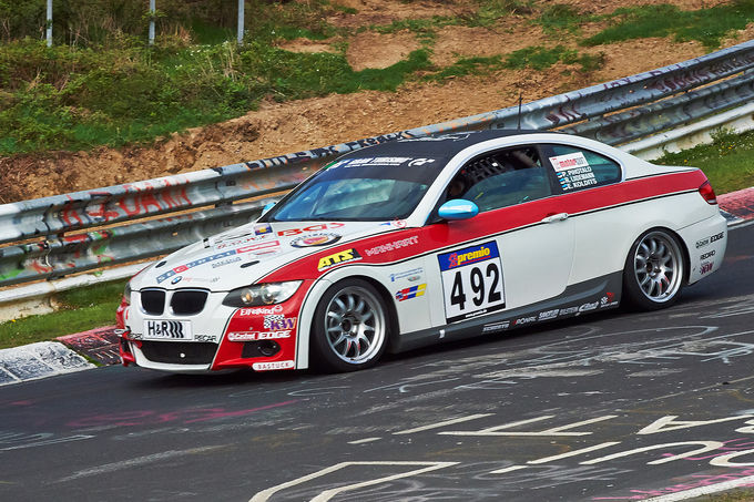 VLN-2014-492-BMW-325i-V4-Langstreckenmeisterschaft-Nuerburgring-fotoshowImage-d6cc0727-778541.jpg