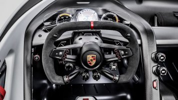 Porsche-Vision-GT-Wheel-Fanatec-Corsair.jpg