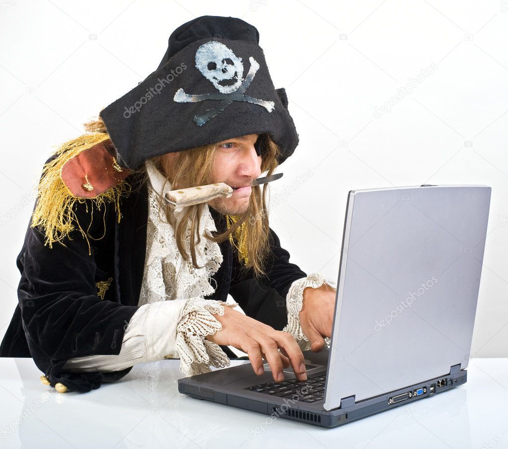 depositphotos_2217107-stock-photo-pirate-computer.jpg