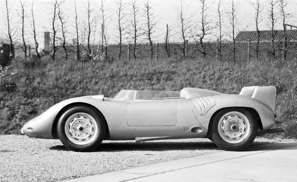 1957_Porsche_718RSKSpyder-0-1024.jpg