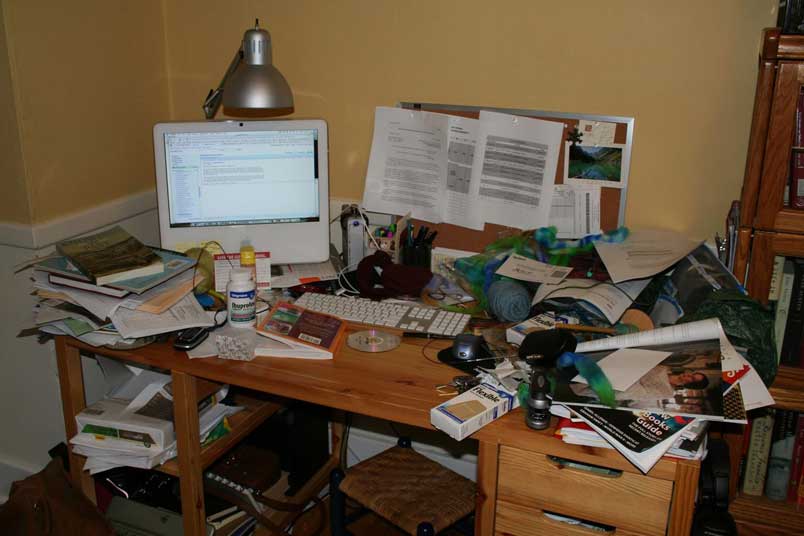 messy-desk.jpg