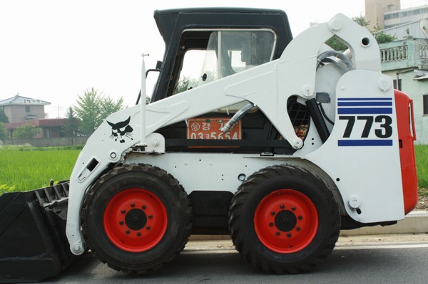 bobcat-773,144ba566.jpg