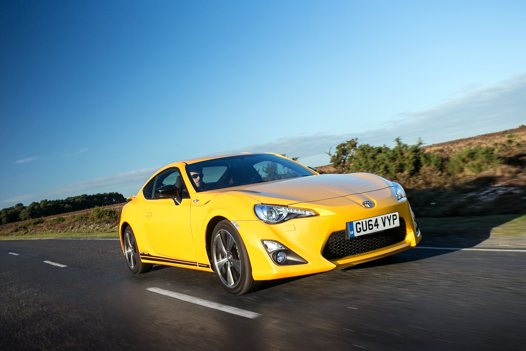 01-toyota-gt86-giallo.jpg