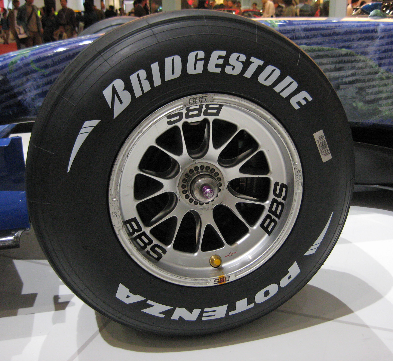 Bridgestone_Potenza_F1_Front_Tire.JPG