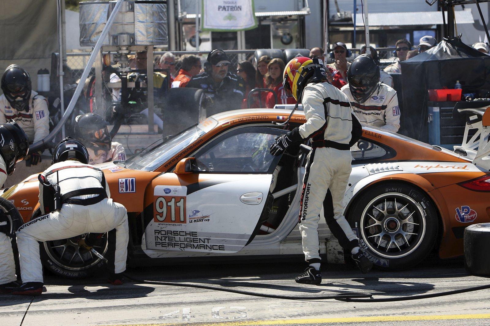 Porsche 911 GT3 R Hybrid (2010) - picture 28 of 30