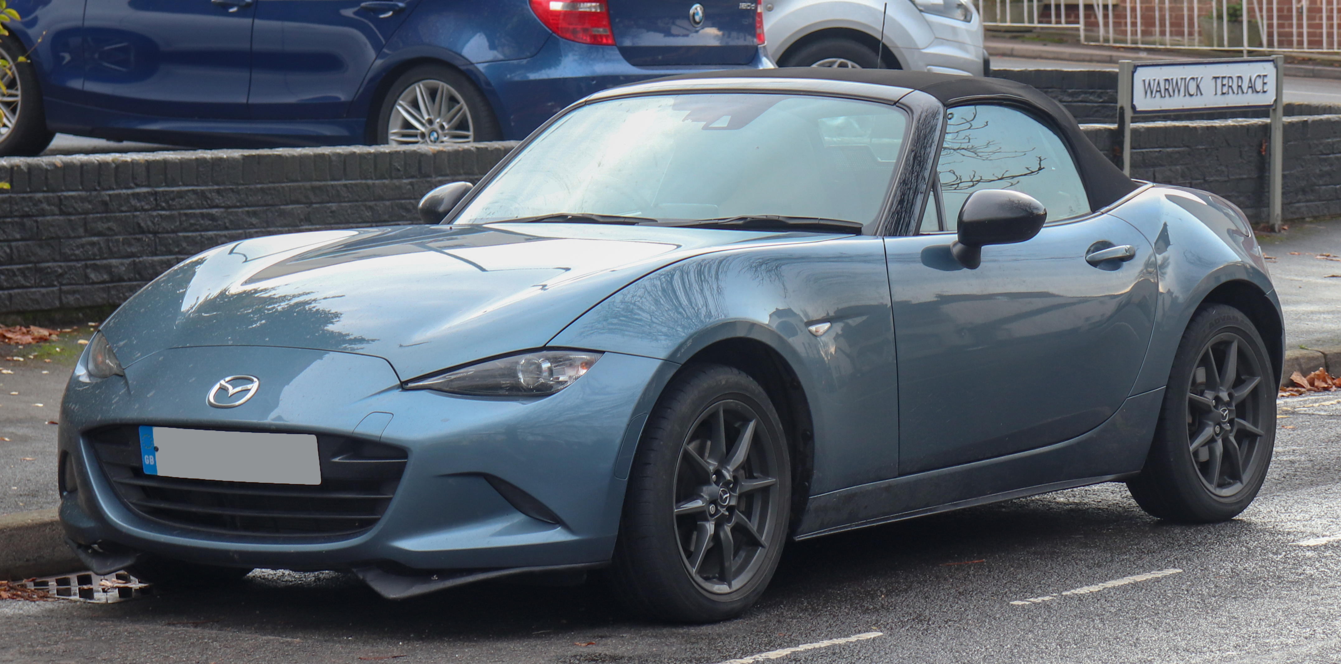 2016_Mazda_MX-5_Sport_NAV_1.5_Front.jpg