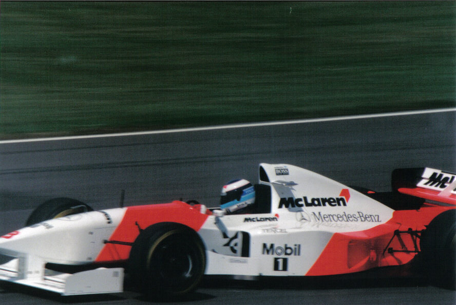 Mika_Hakkinen_1995_Britain_2.jpg