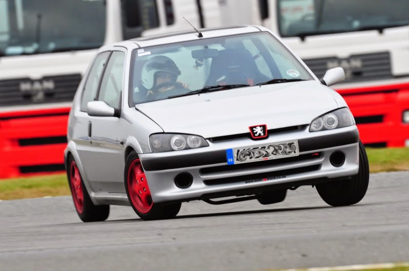 peugeot-106-track-weapon.jpg