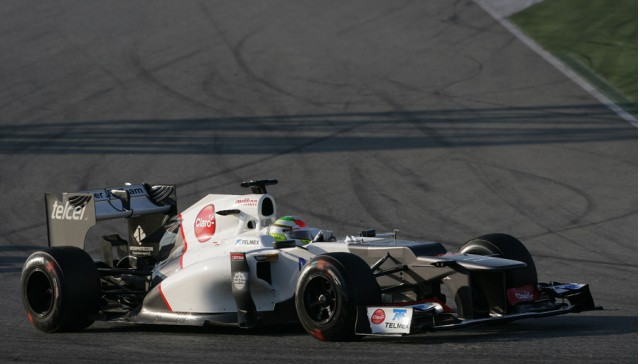 sergio-perez--sauber-f1-team-photo_100384049_m.jpg