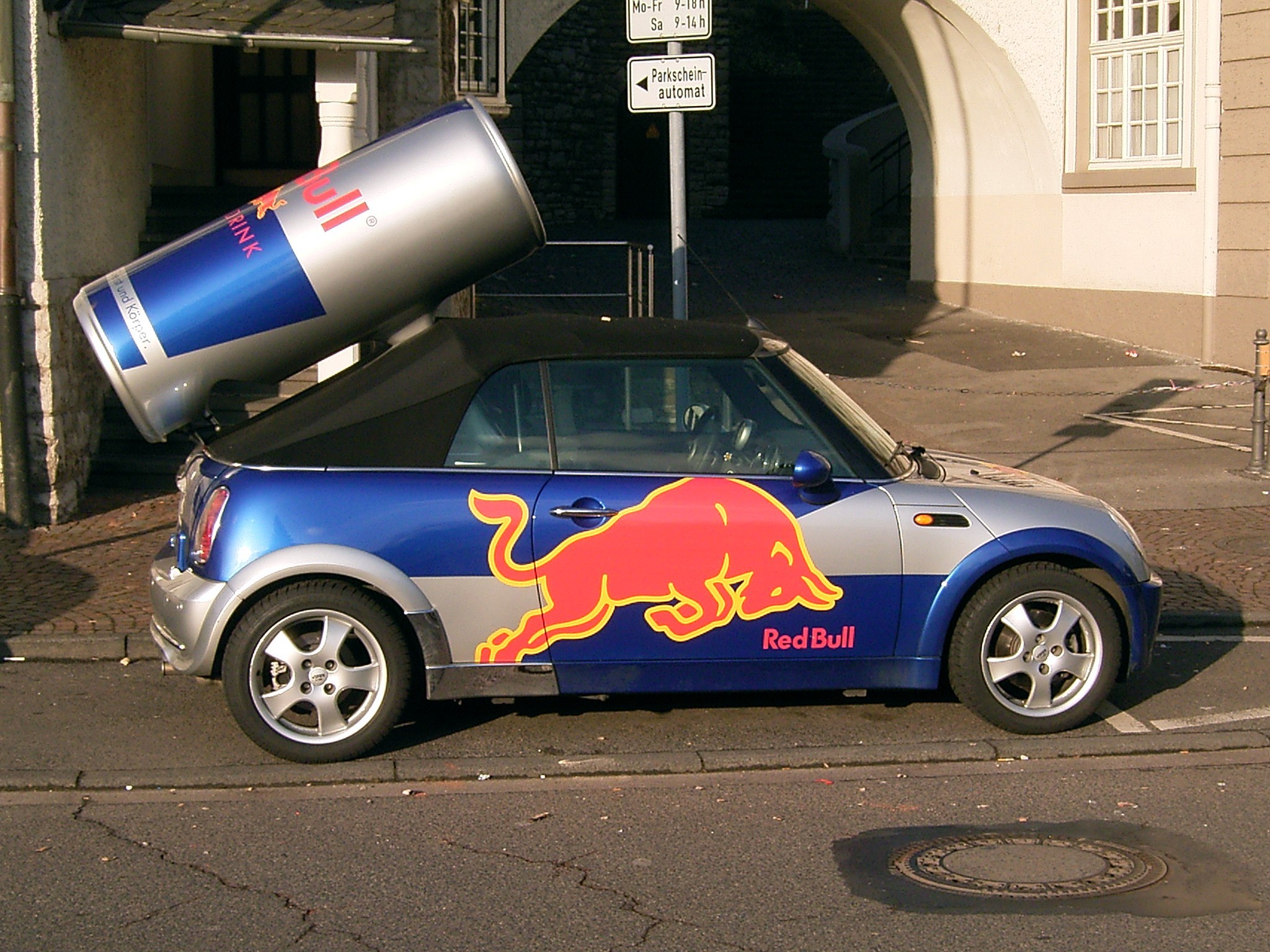 Red_Bull_Mini_01_ies.jpg