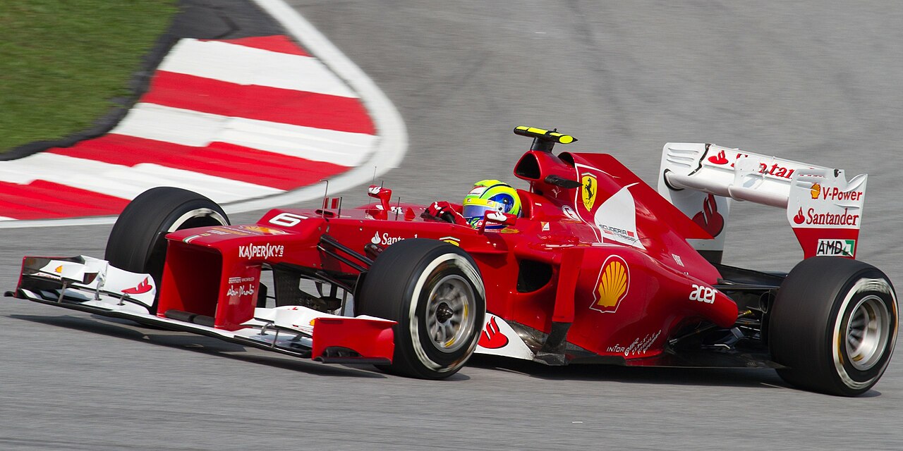 1280px-Felipe_Massa_2012_Malaysia_Qualify.jpg