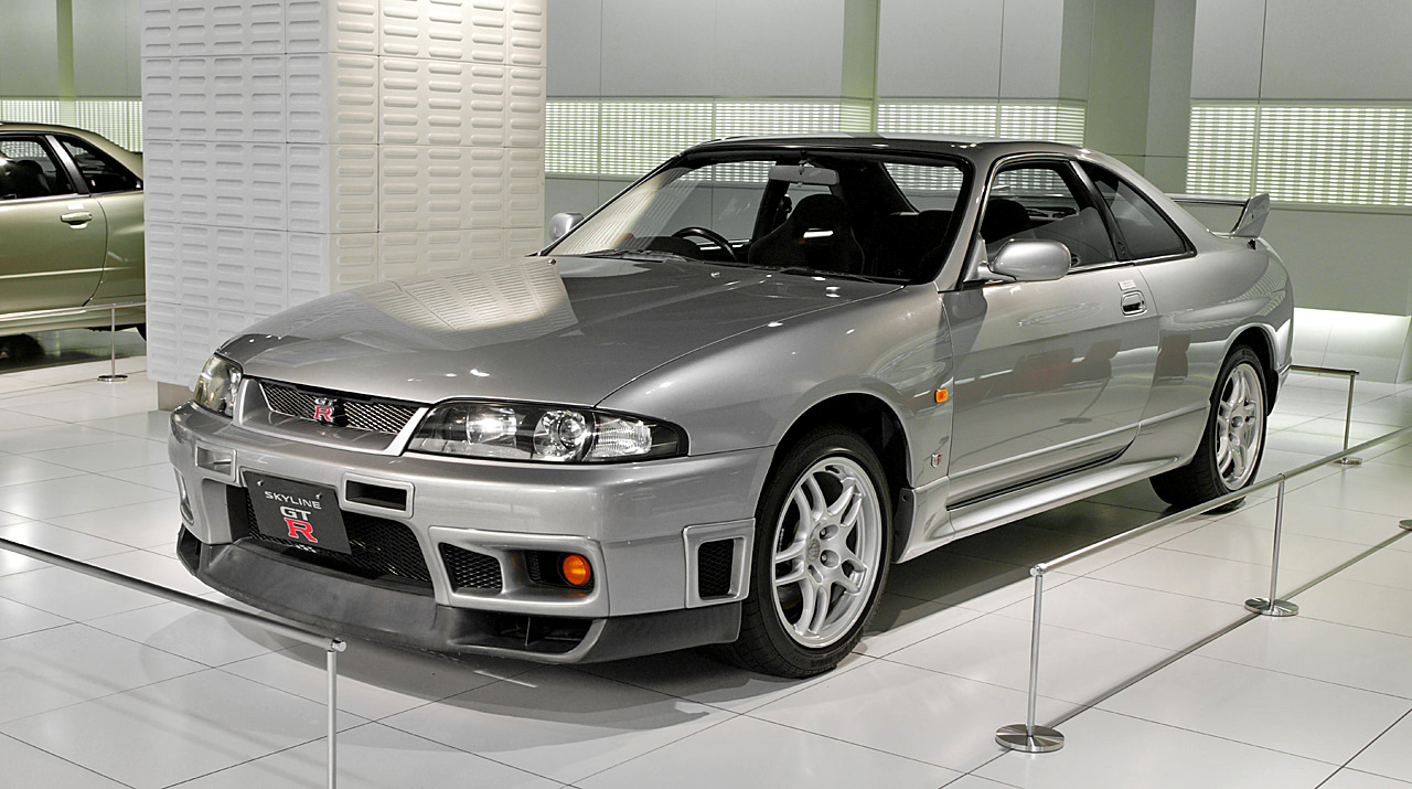 Nissan_Skyline_R33_GT-R_001.jpg