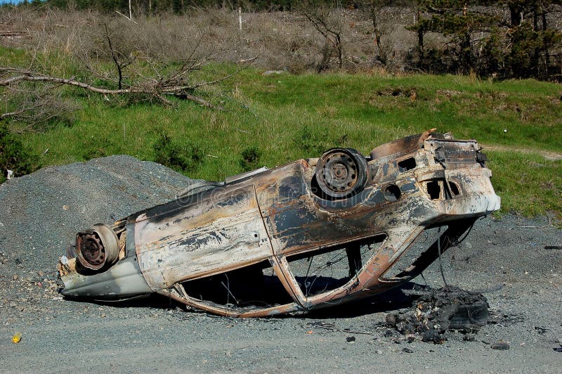 upside-down-burnt-out-car-5121484.jpg