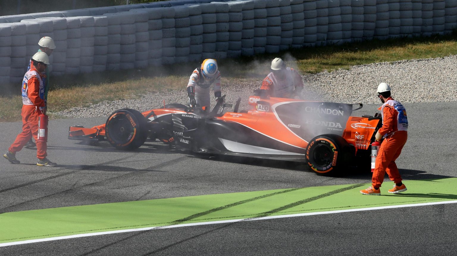 spanish-grand-prix-mclaren-engine-failure-jpg.190636