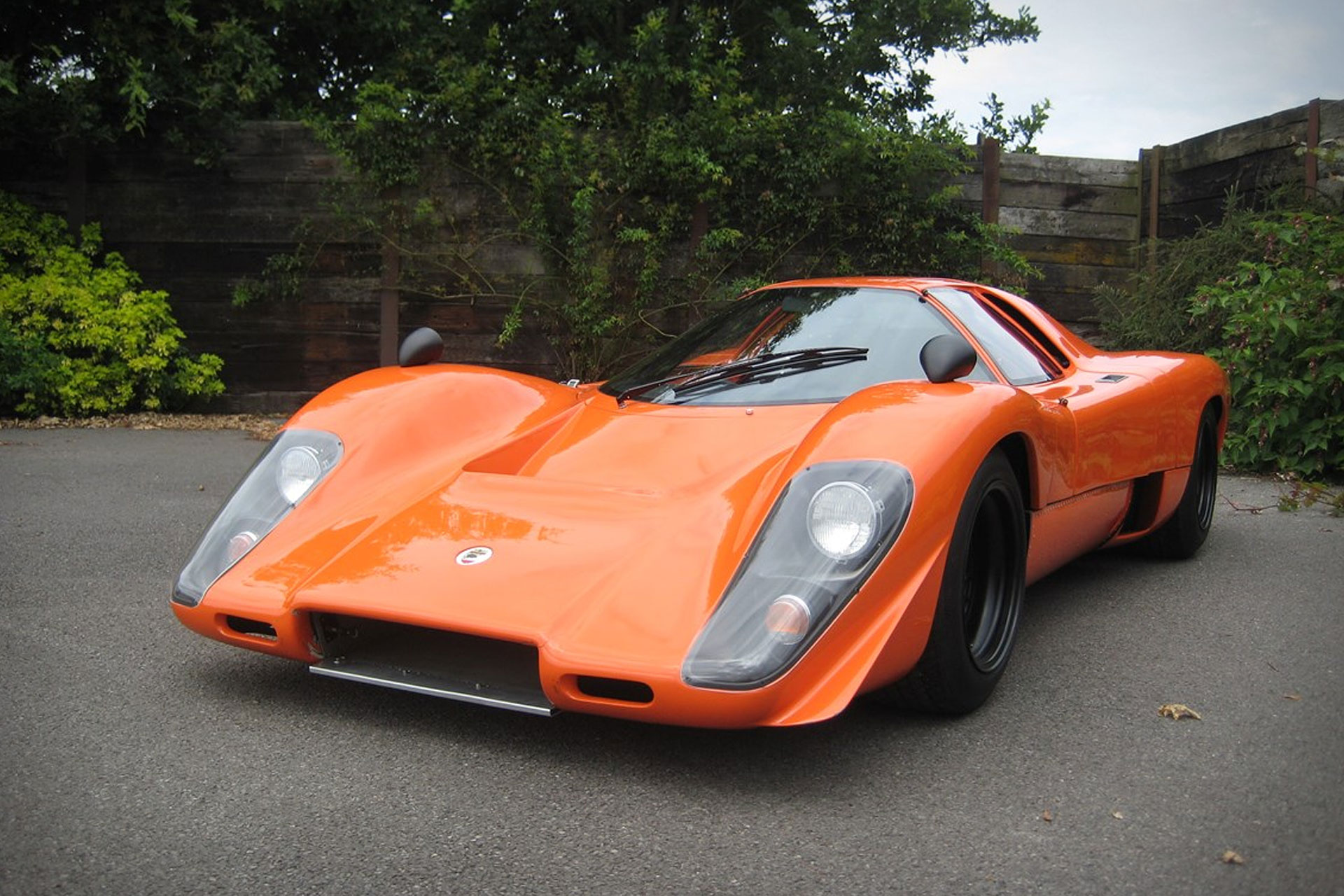 mclaren-m6gt-1.jpg