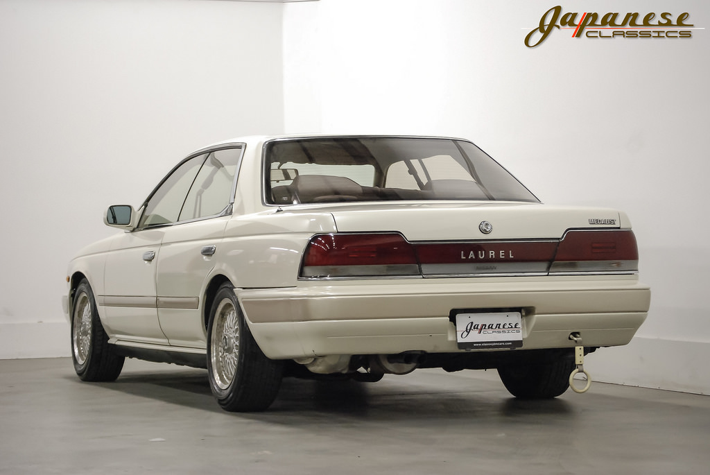 1990-Nissan-Laurel-C33-Turbo-17.jpg