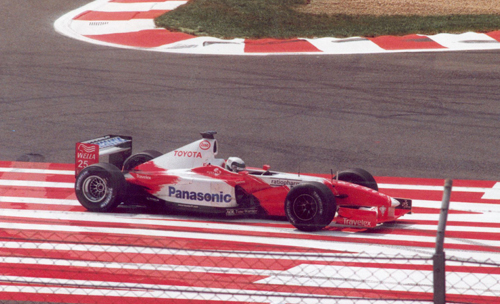 McNish_toyota_2002.jpg